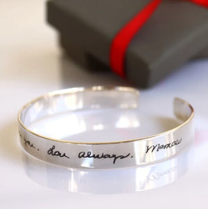 Handwriting-Engraved Jewelry and Personalized Gifts: A Touch of Individuality in Every Piece